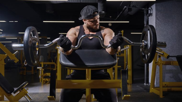 Mastering the Preacher Curl Bench: Panduan untuk Membentuk Biceps Lebih Besar